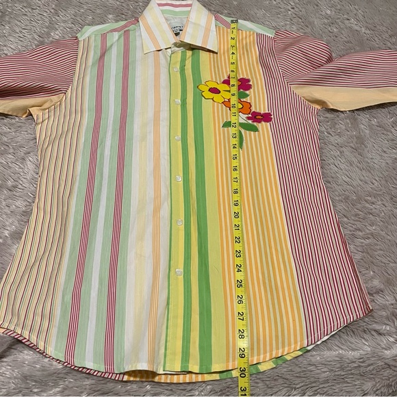 Striped button down 70s vibe with embroidered flowers - Picture 7 of 9